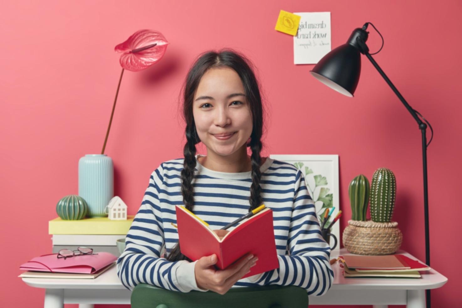 Schermata di un pannello di analisi SEO con grafici di traffico organico